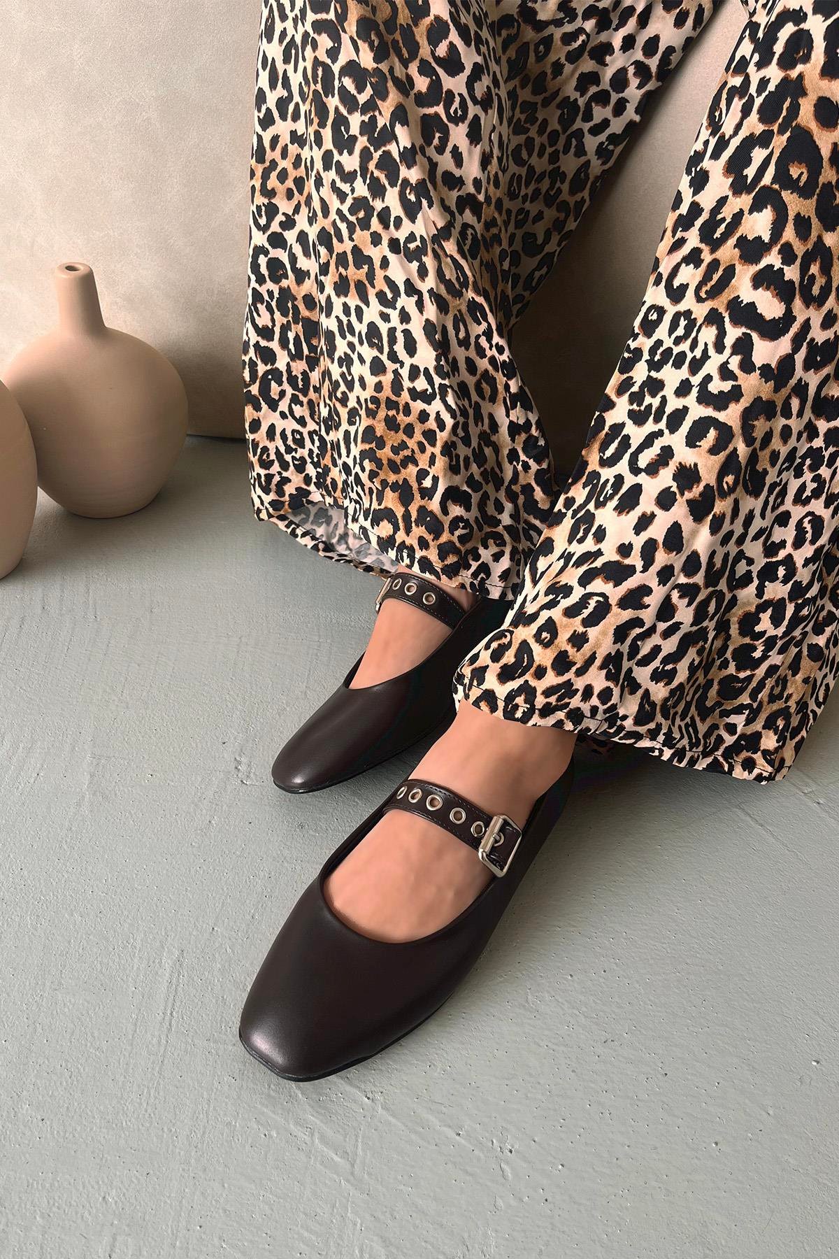 Jules  Kadın  Kemer  Detay  Deri  Babet Kahve