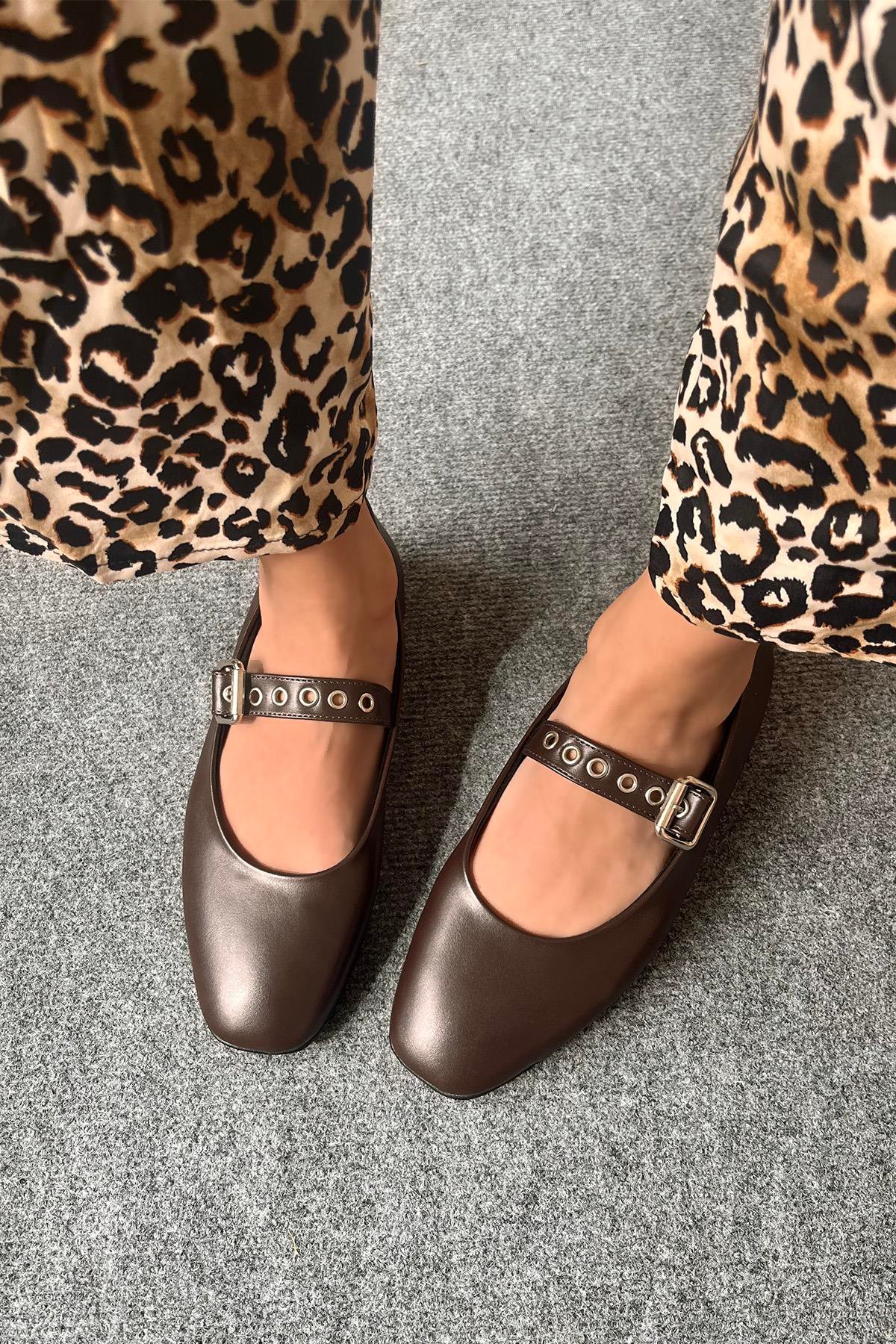 Jules  Kadın  Kemer  Detay  Deri  Babet Kahve