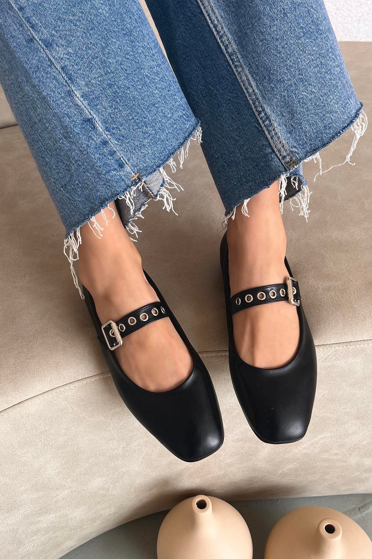 Jules  Kadın  Kemer  Detay  Deri  Babet Siyah