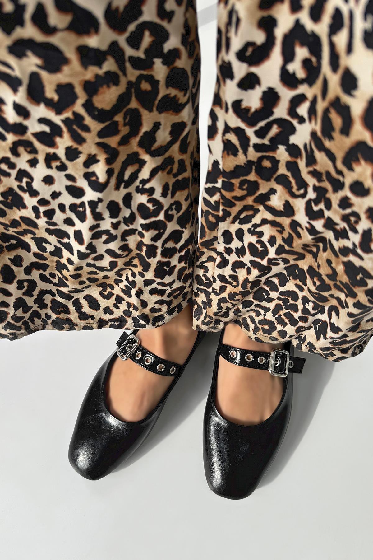 Jules Kadın Kemer Detay Kırışık Deri Babet Siyah