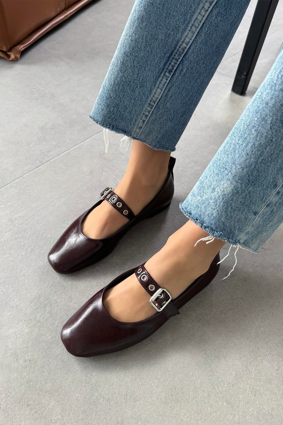 Jules Kadın Kemer Detay Kırışık Deri Babet Bordo