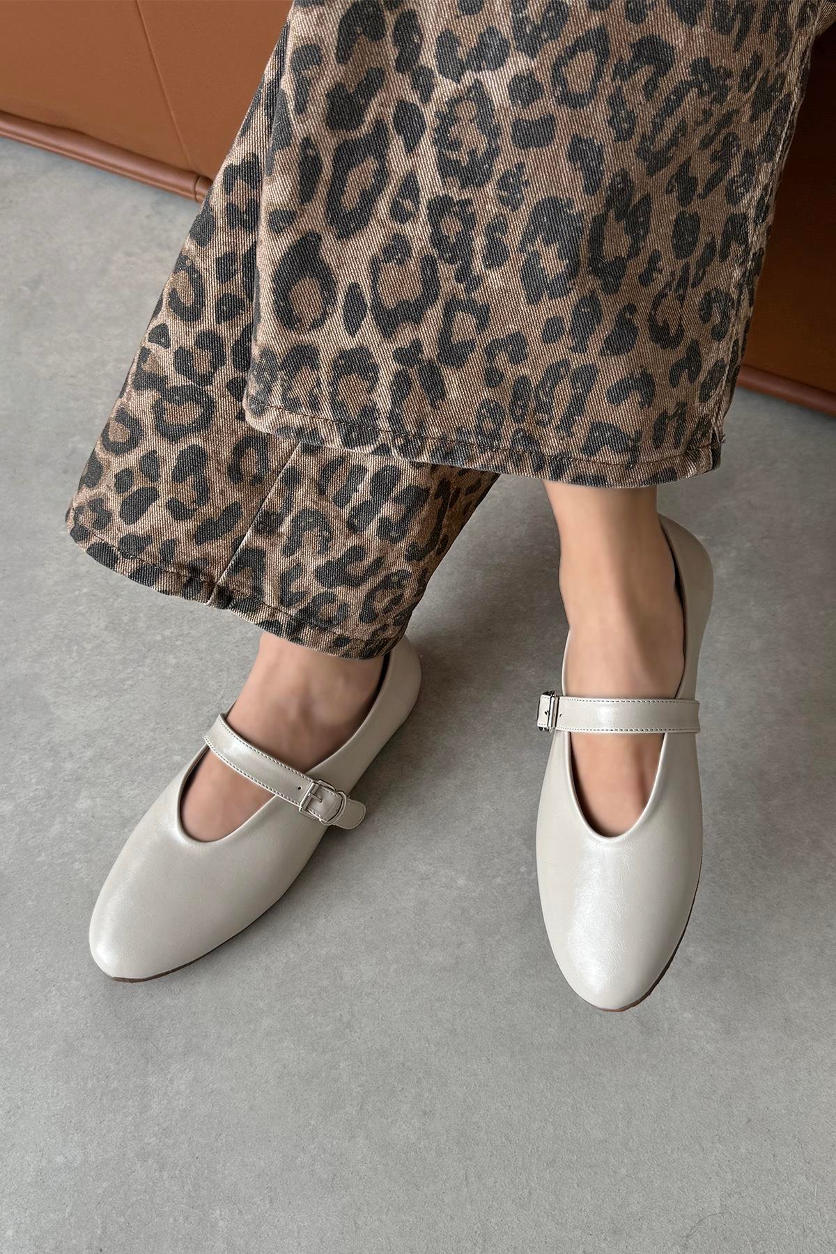 Jun Kadın  Kırışık Deri Babet Bej