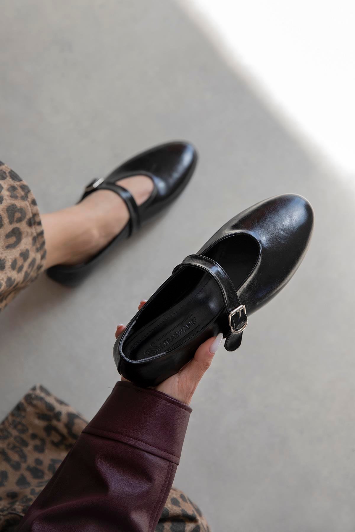 Jun Kadın  Kırışık Deri Babet Siyah