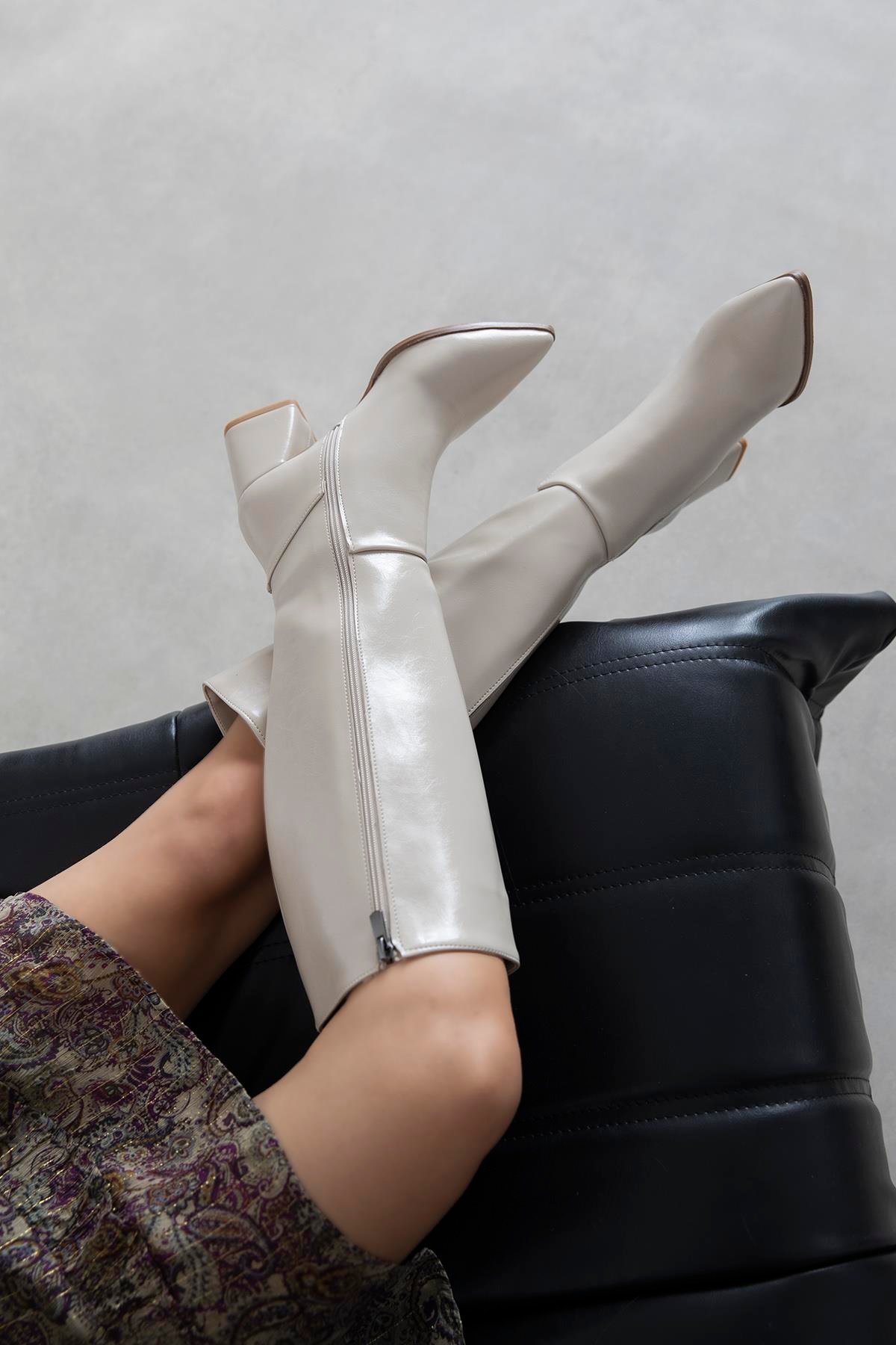 Kamilla Kadın Kırışık Deri Çizme Bej