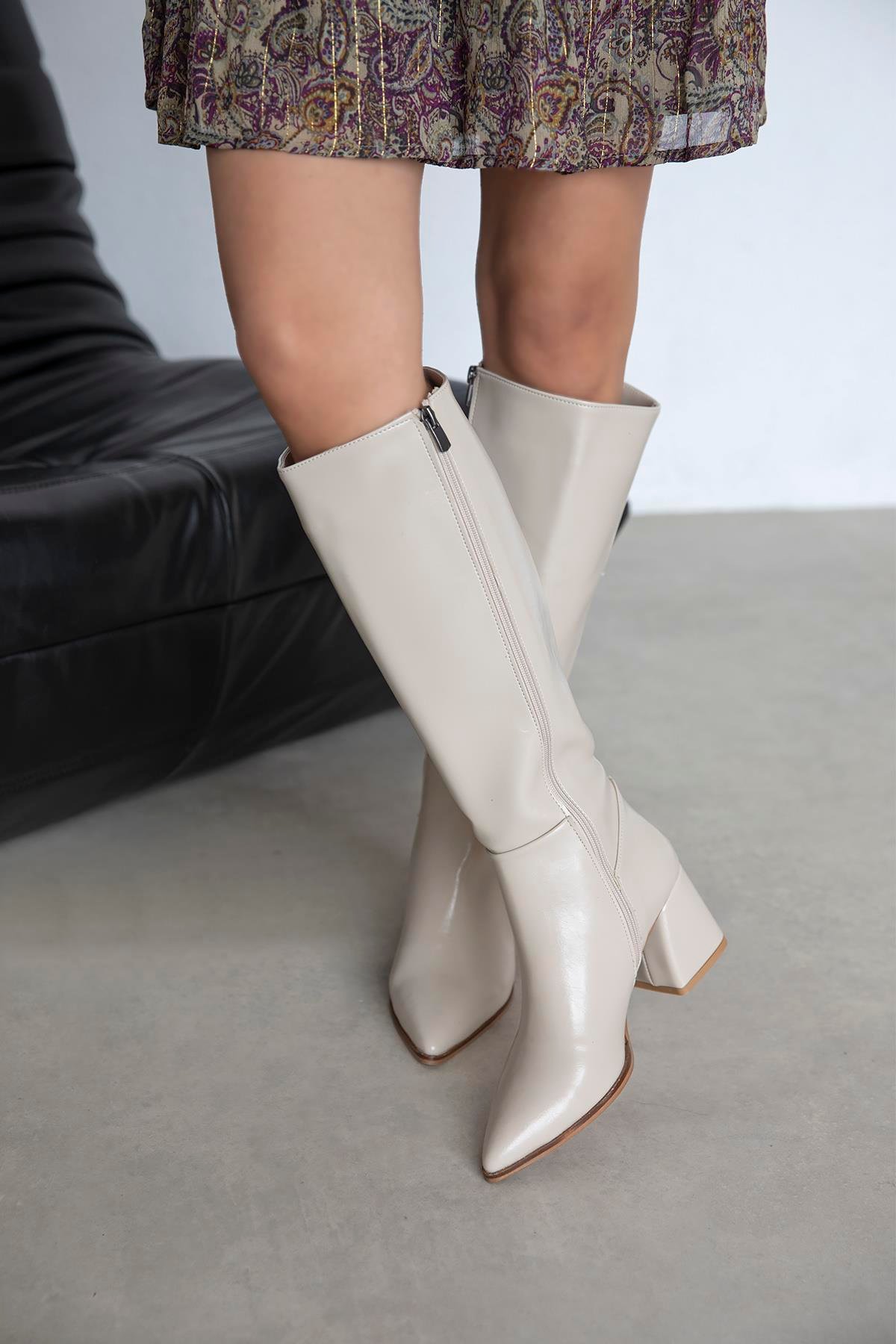 Kamilla Kadın Kırışık Deri Çizme Bej