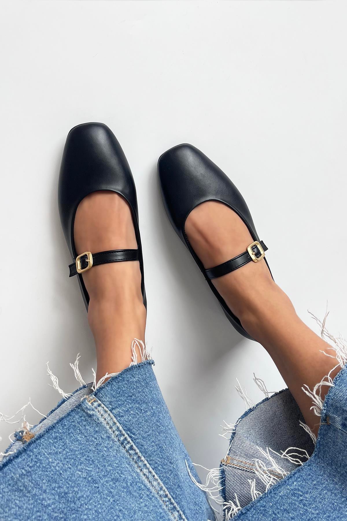 Karmin  Kadın  Kemer  Detay  Deri  Babet Siyah