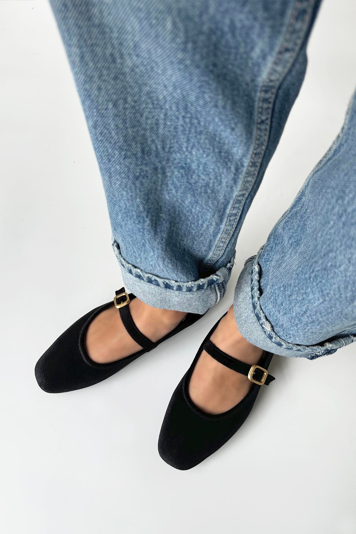 Karmin  Kadın  Kemer  Detay  Kadife  Babet Siyah