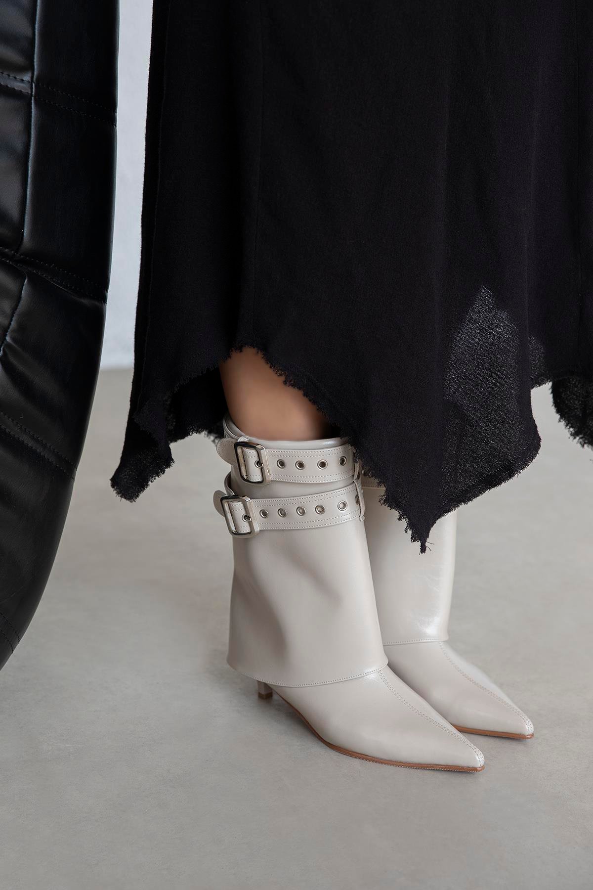 Katy Kadın Aksesuar Detay Kırışık Deri Bot Bej