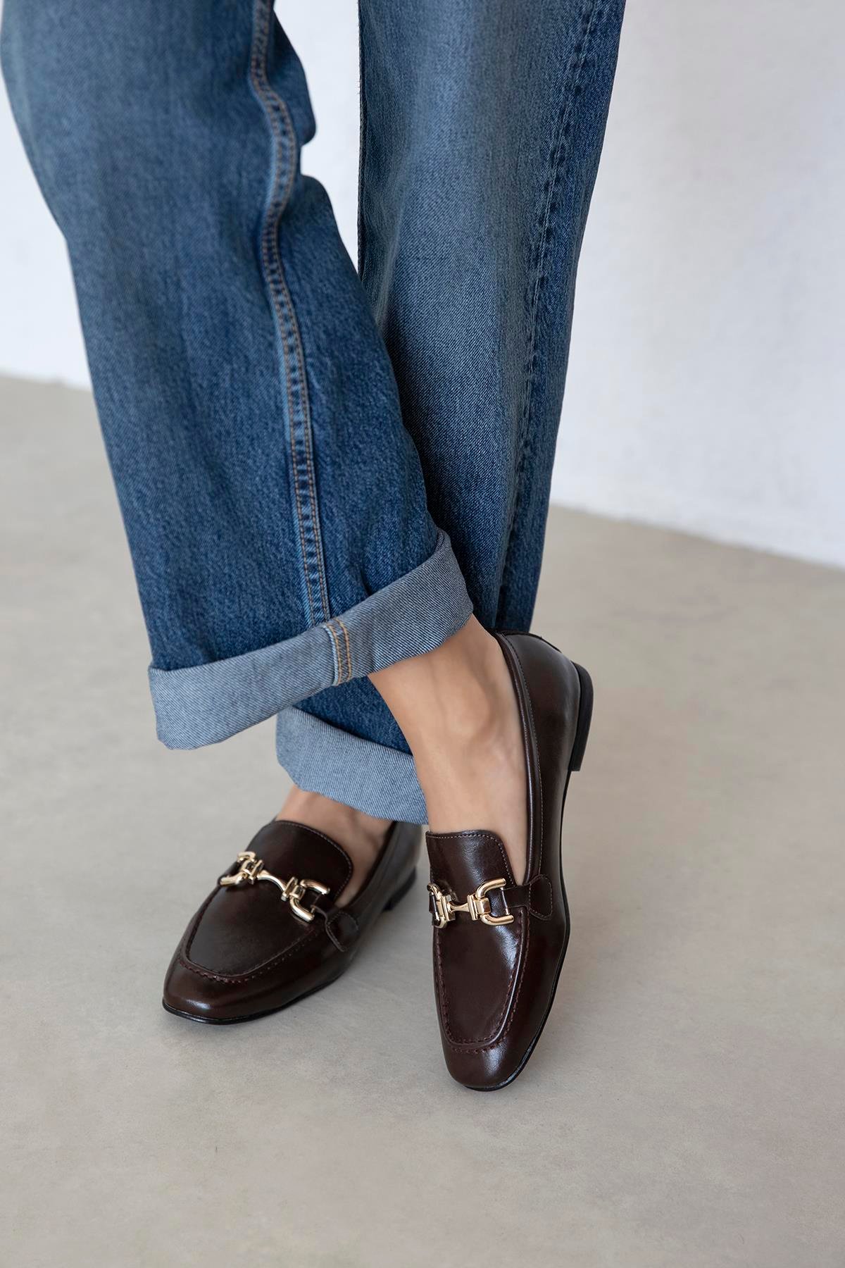 Lena Kadın Toka Detay Kırışık Deri Babet Kahve