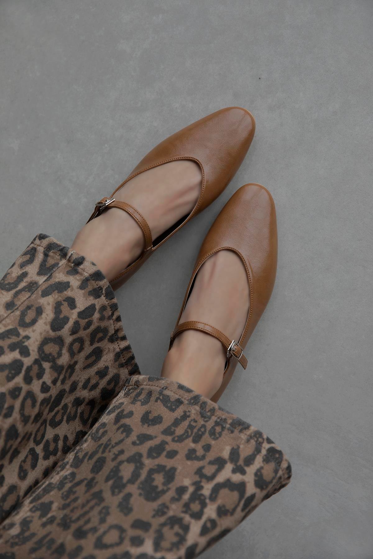 Leroy  Kadın Kırışık Deri Babet CAMEL