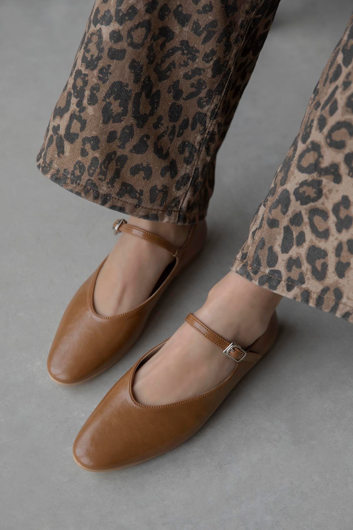 Leroy  Kadın Kırışık Deri Babet CAMEL