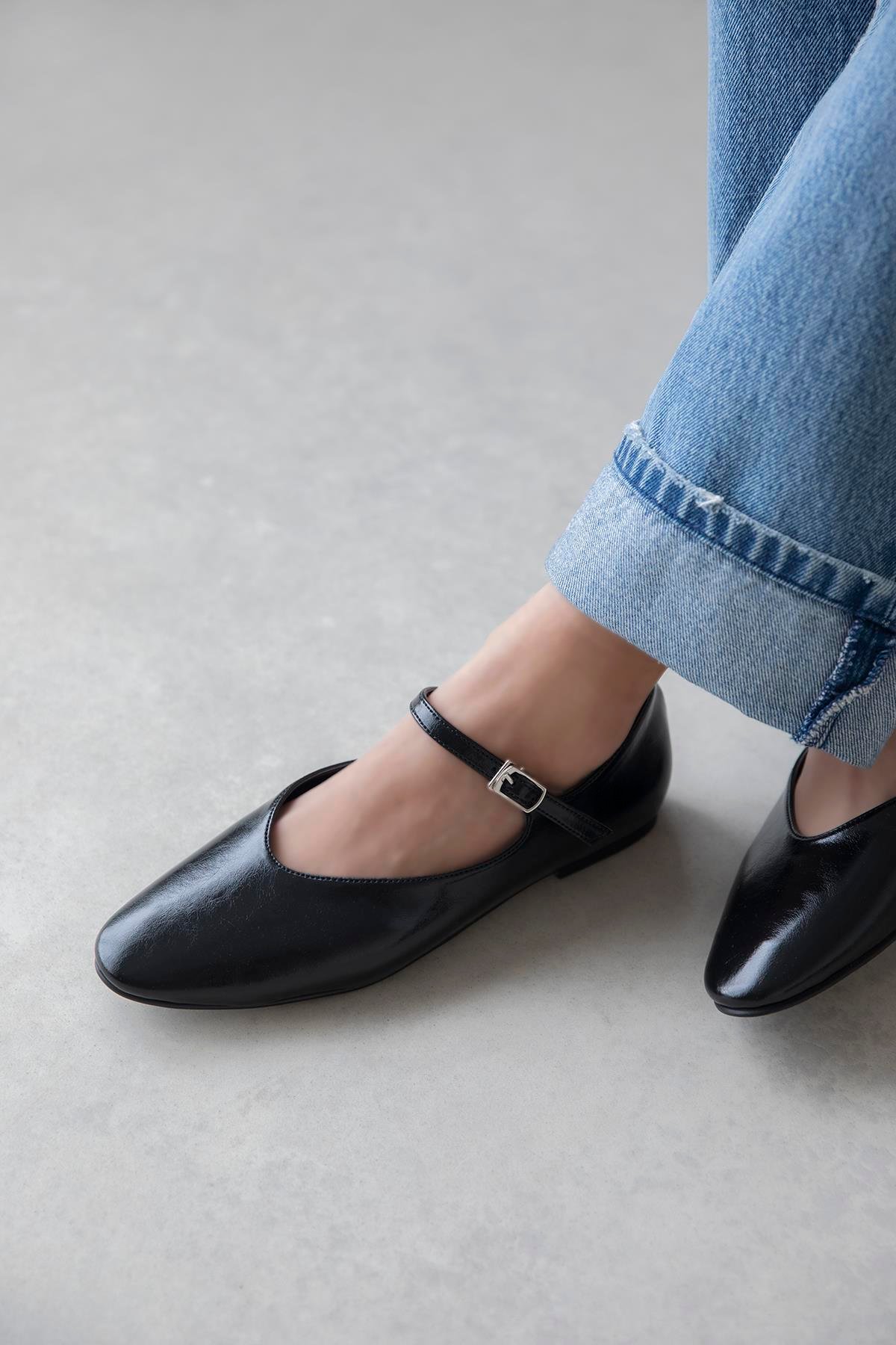 Leroy  Kadın Kırışık Deri Babet Siyah