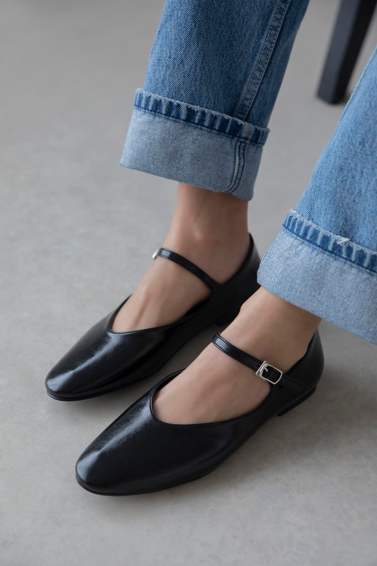 Leroy  Kadın Kırışık Deri Babet Siyah