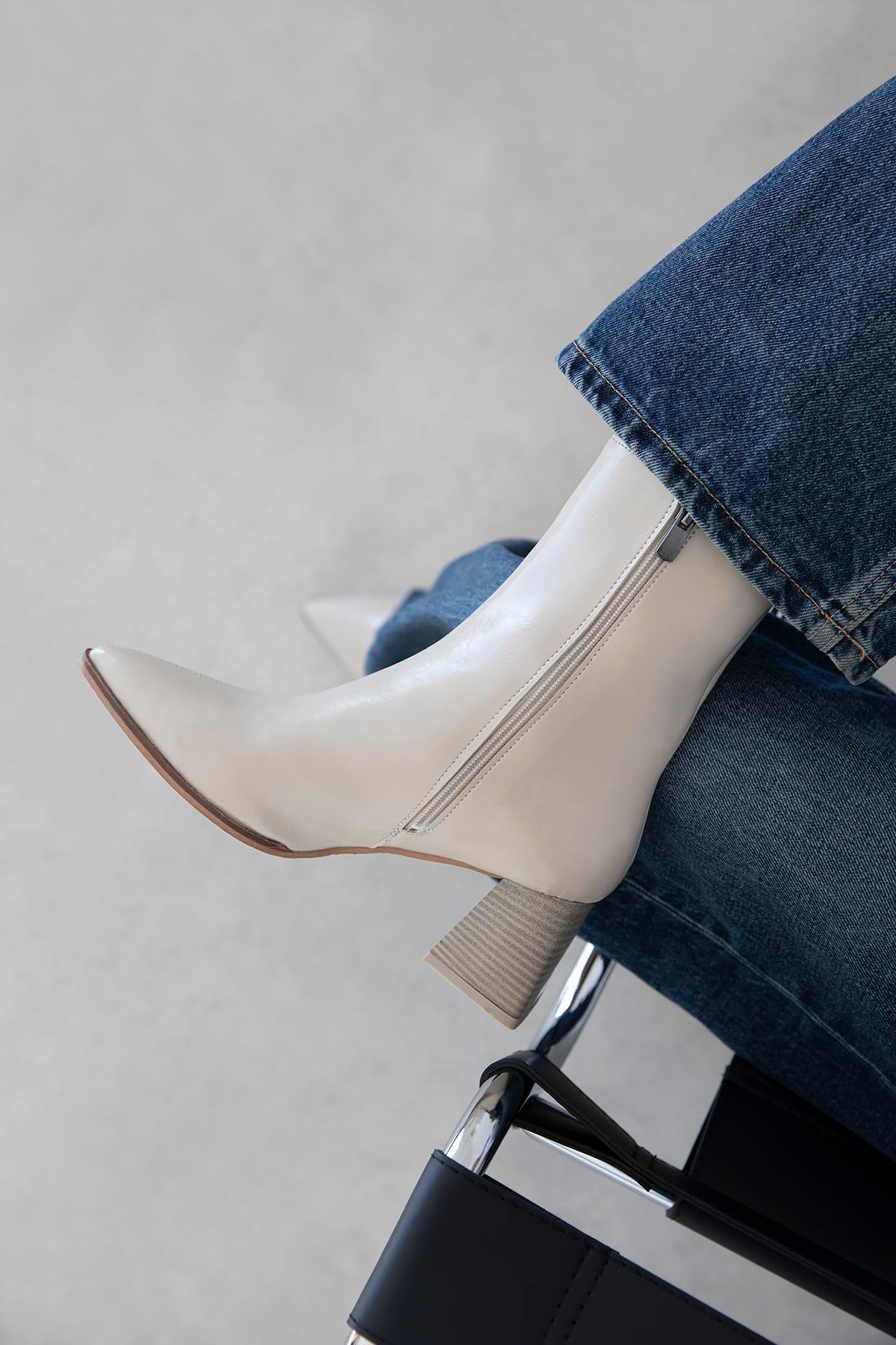 Liston Kadın Topuklu Kırışık Deri Bot Bej