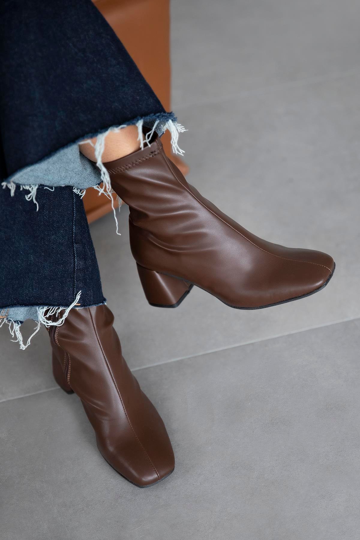 Lucas  Kadın   Küt Kalıp Deri Bot Kahve