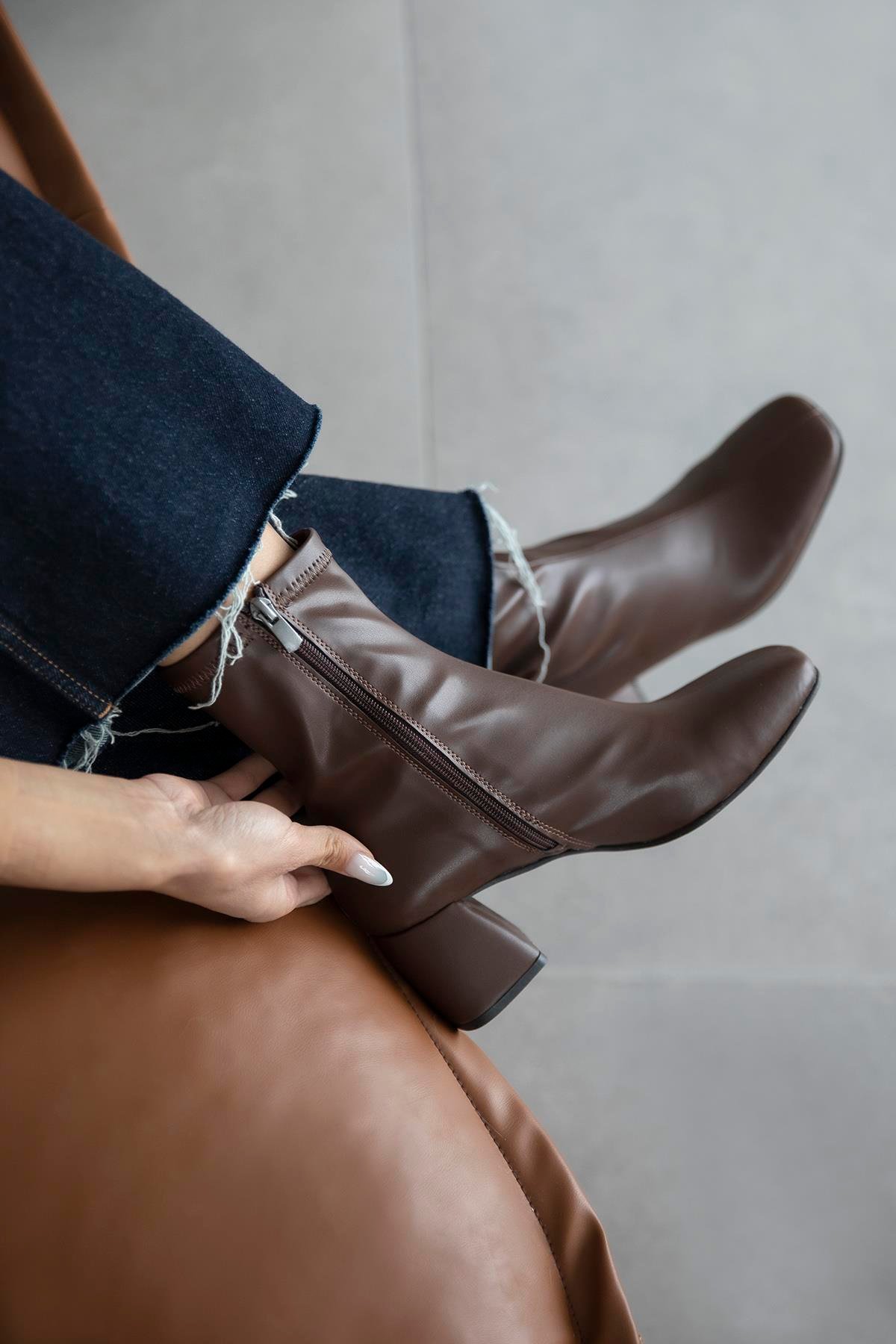 Lucas  Kadın   Küt Kalıp Deri Bot Kahve