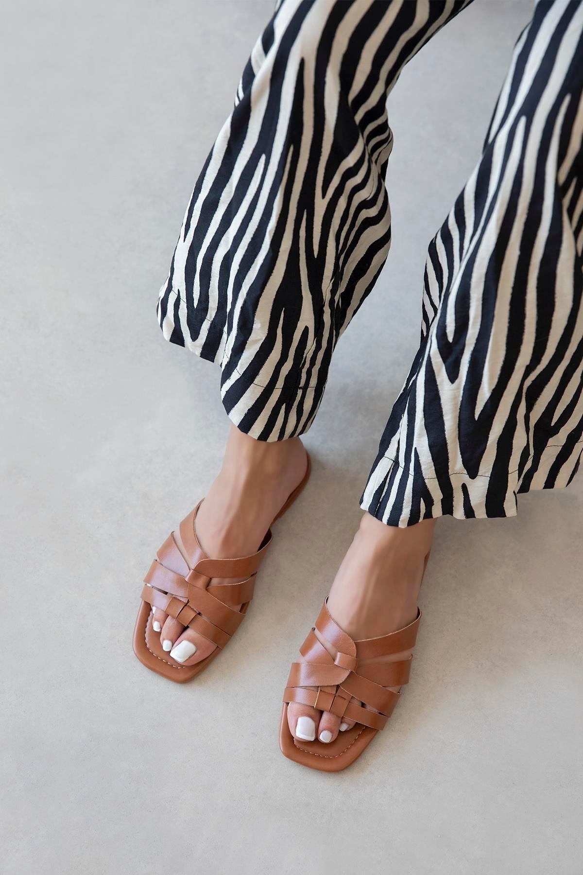 Luz Kadın Günlük Deri Terlik Taba