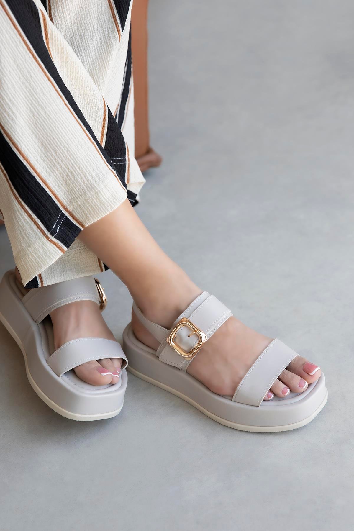 Martina Kadın Toka Detay Günlük Deri Sandalet Bej