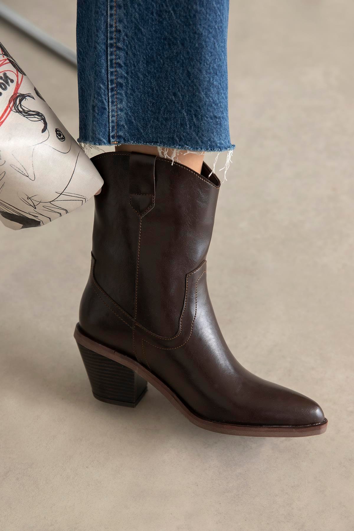 Maven Kadın Kırışık Deri Topuklu Bot Kahve