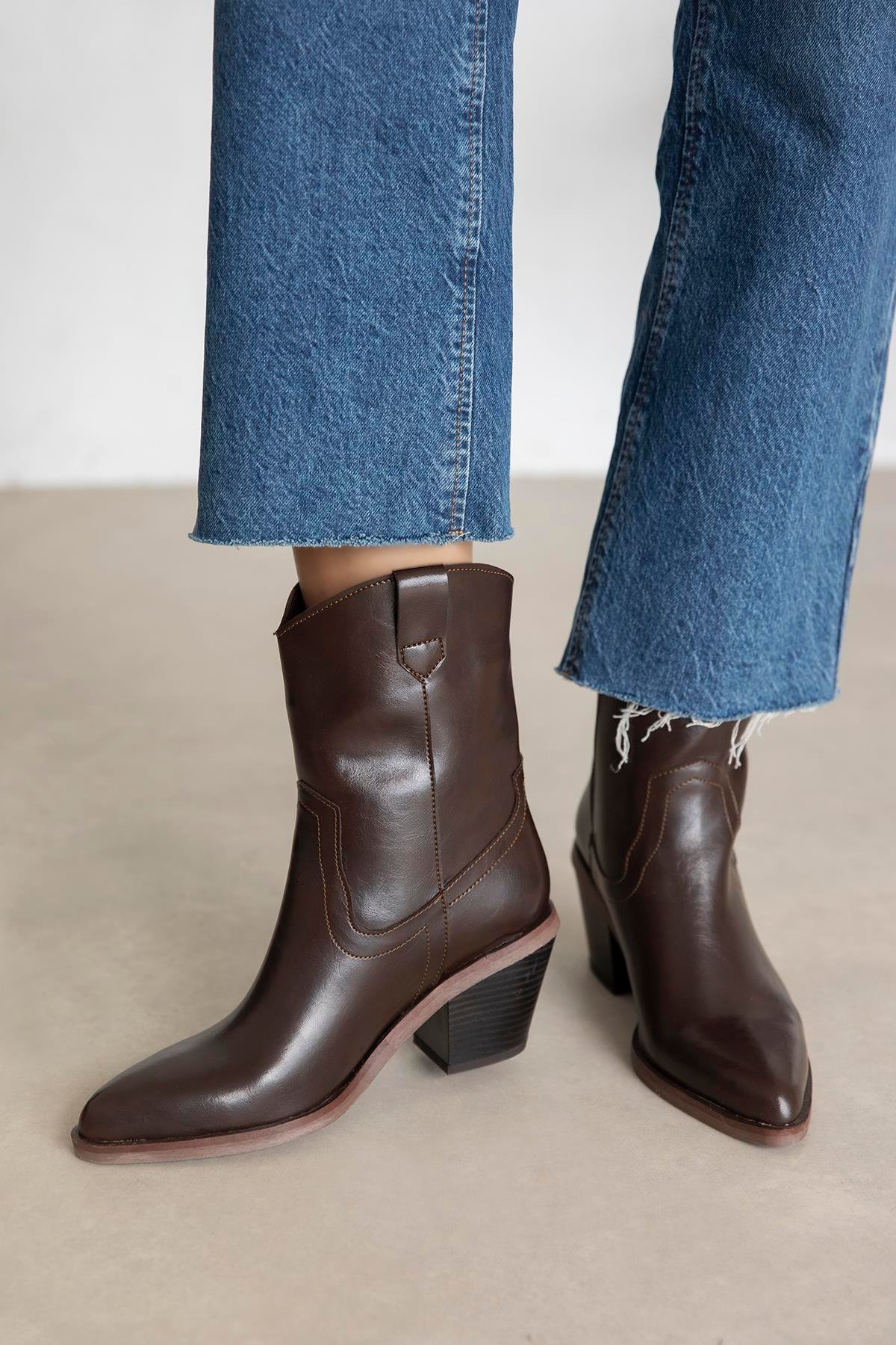 Maven Kadın Kırışık Deri Topuklu Bot Kahve