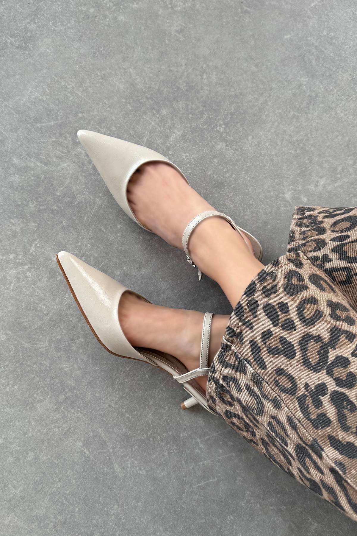 Melvin  Kadın Topuklu Kırışık Deri Ayakkabı Bej