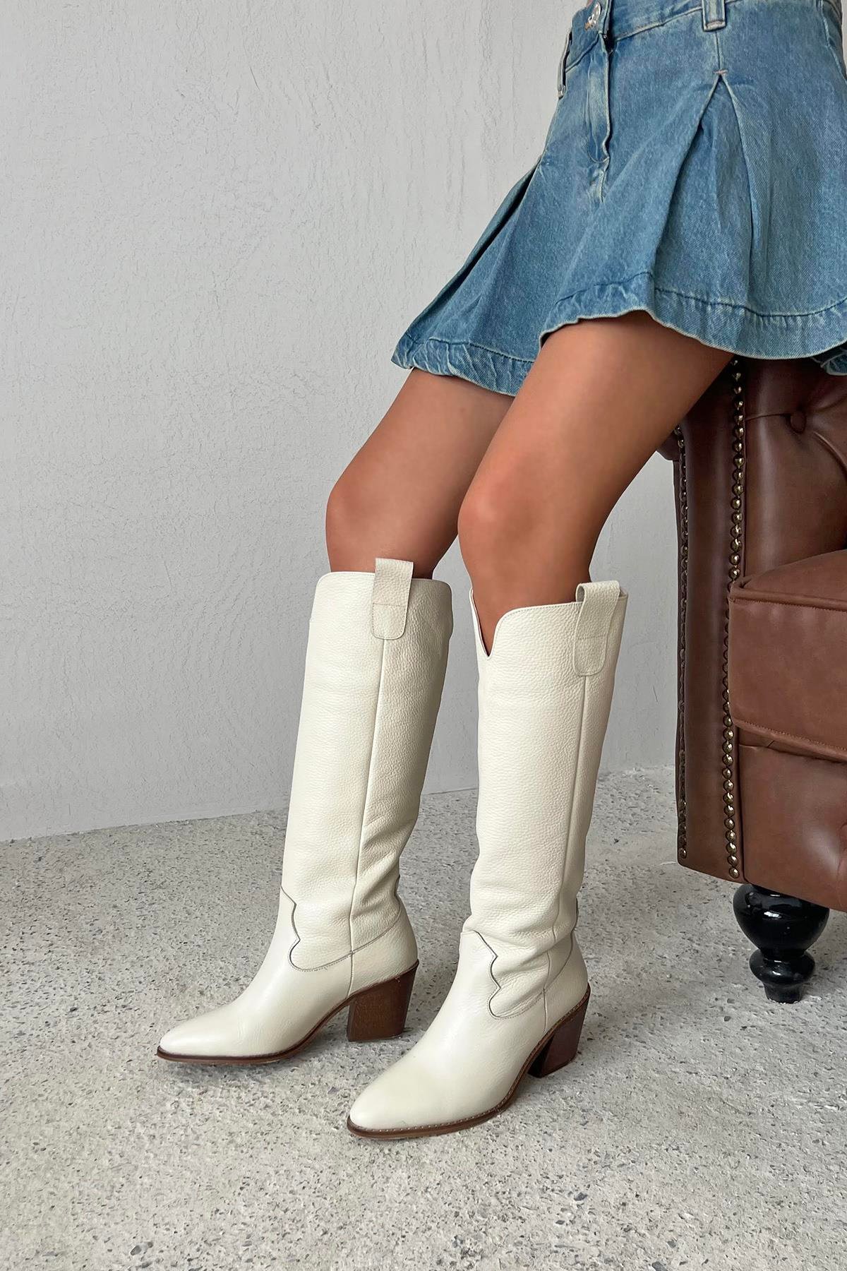 Nemy  Kadın Sivri Burun Hakiki Deri Çizme Bej