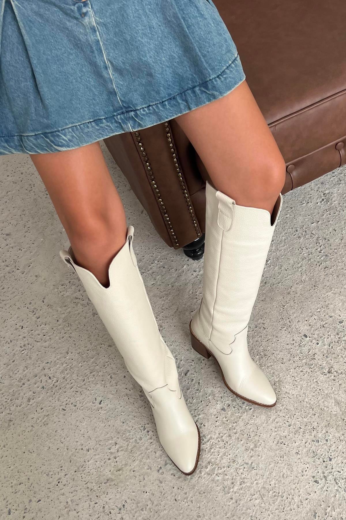 Nemy  Kadın Sivri Burun Hakiki Deri Çizme Bej