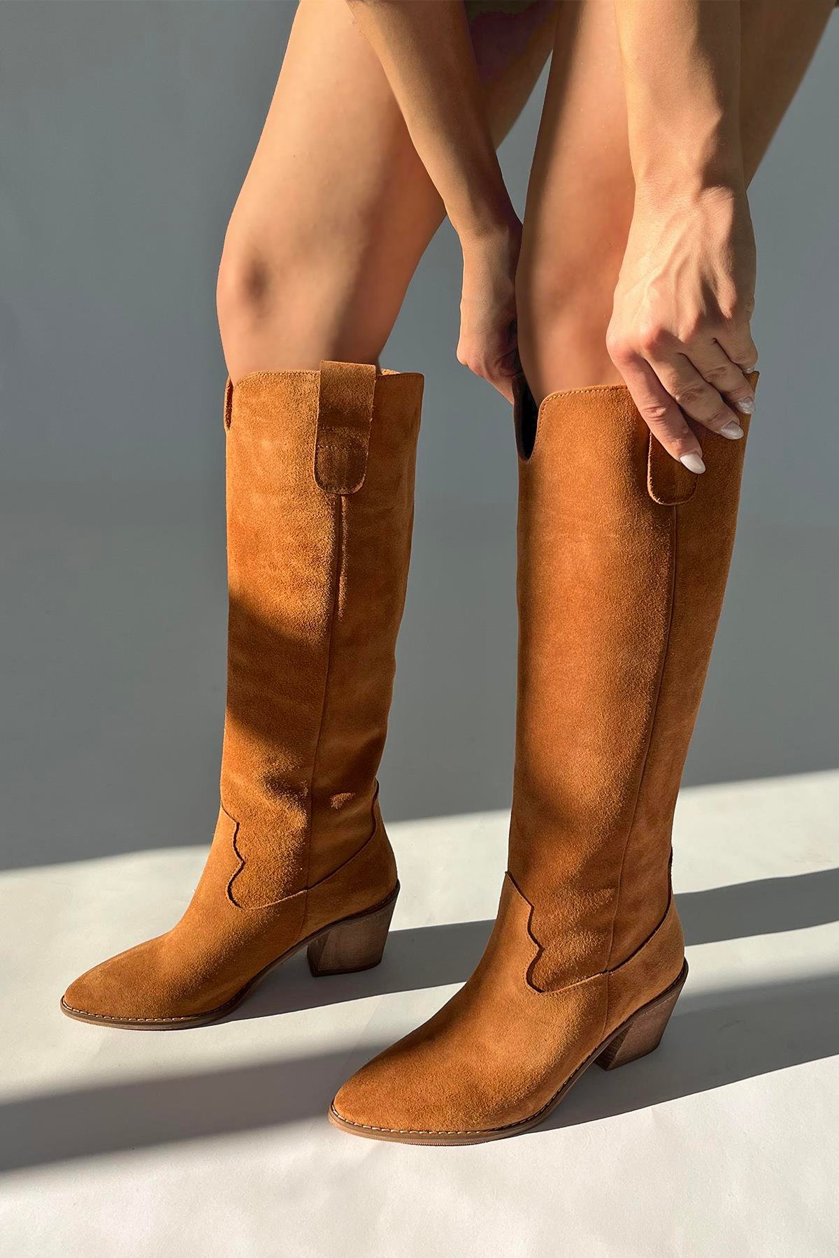 Nemy  Kadın Sivri Burun Hakiki Süet Deri Çizme Taba