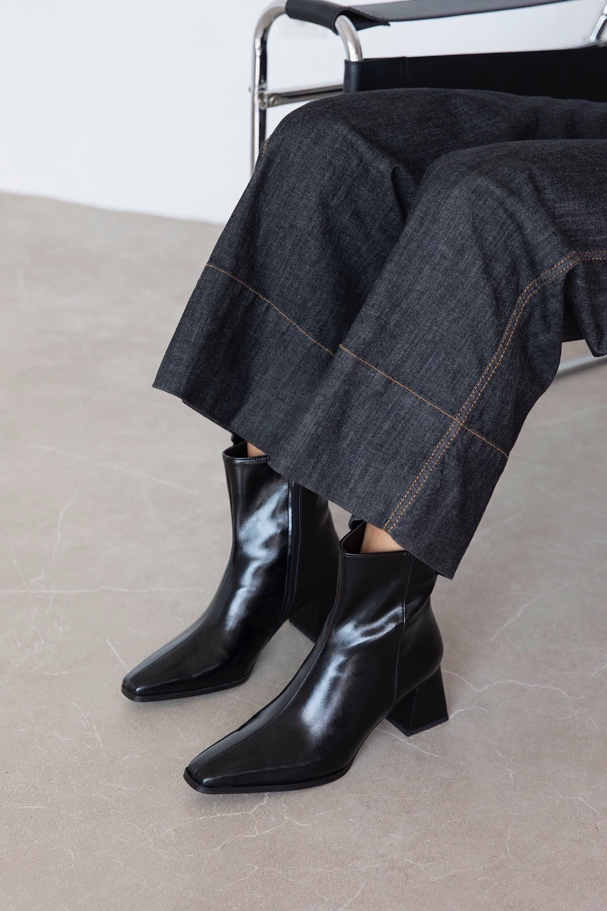 Nord Kadın Küt Burun Kırışık Deri Bot Siyah