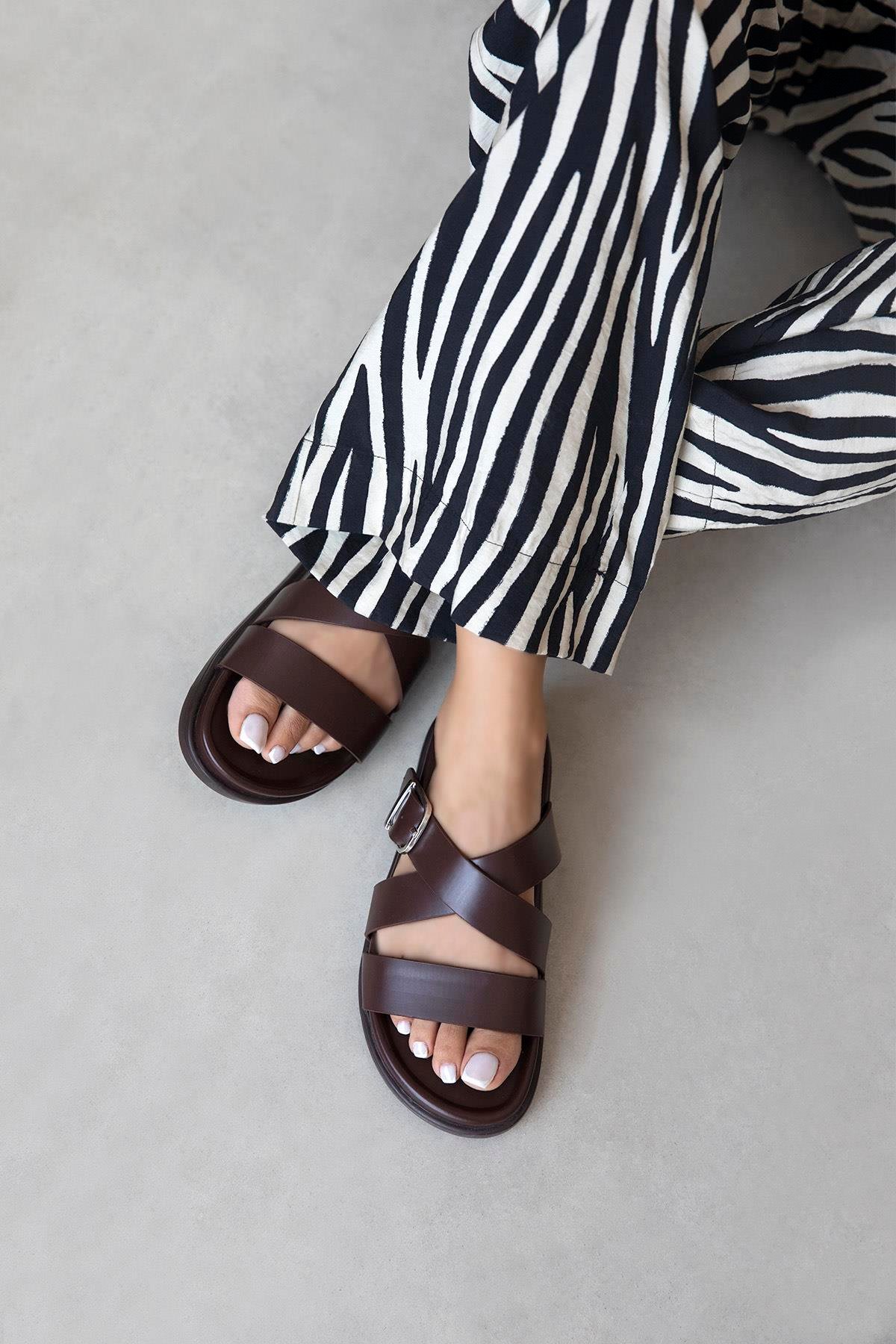 Norkys Kadın Toka Detay Günlük Konfor Terlik Kahve