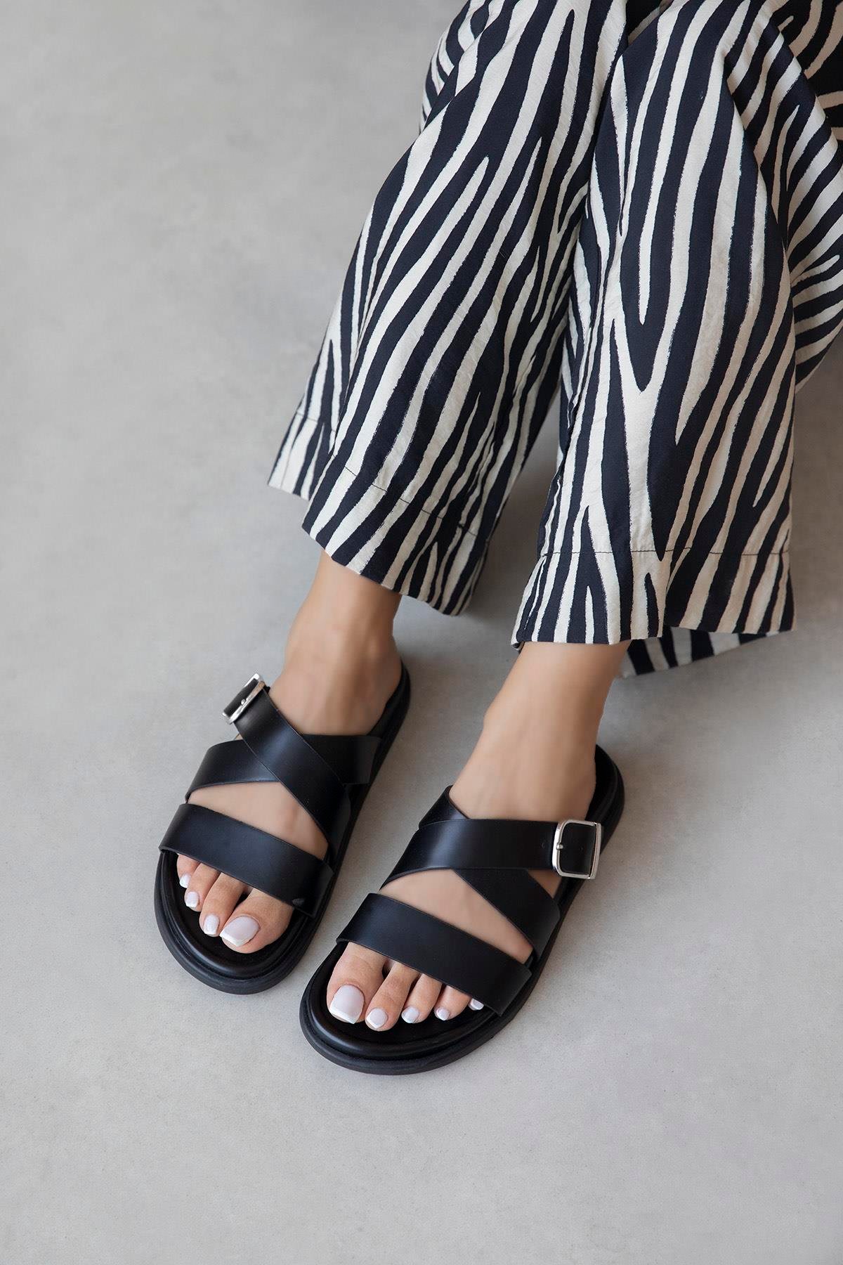 Norkys Kadın Toka Detay Günlük Konfor Terlik Siyah