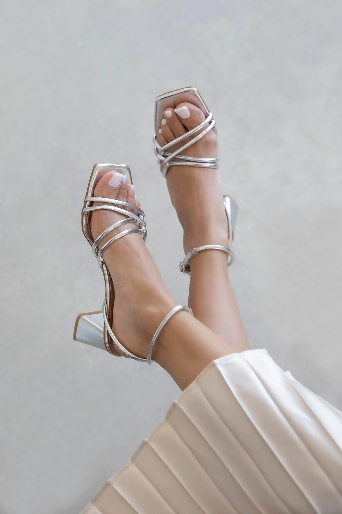 Onika  Kadın Topuklu  Deri Sandalet Gümüş