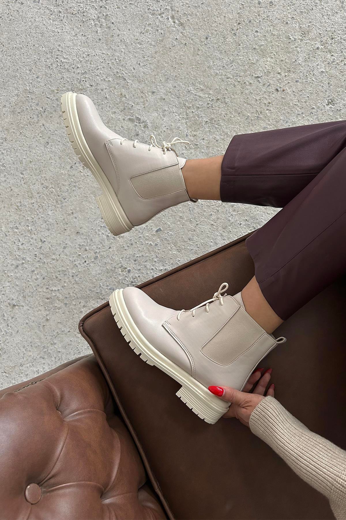 Pery  Kadın  Lastik Detay Deri  Bot Bej