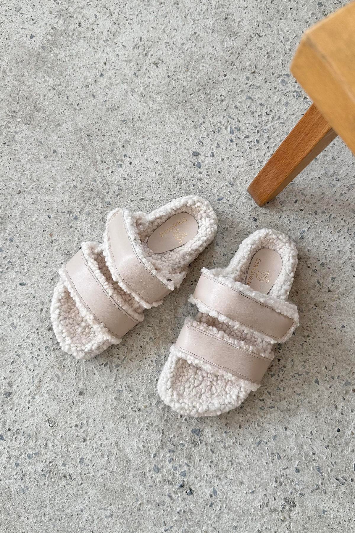 Pietro   Kadın  Tüylü  Bant Detay Düz Taban Terlik Bej