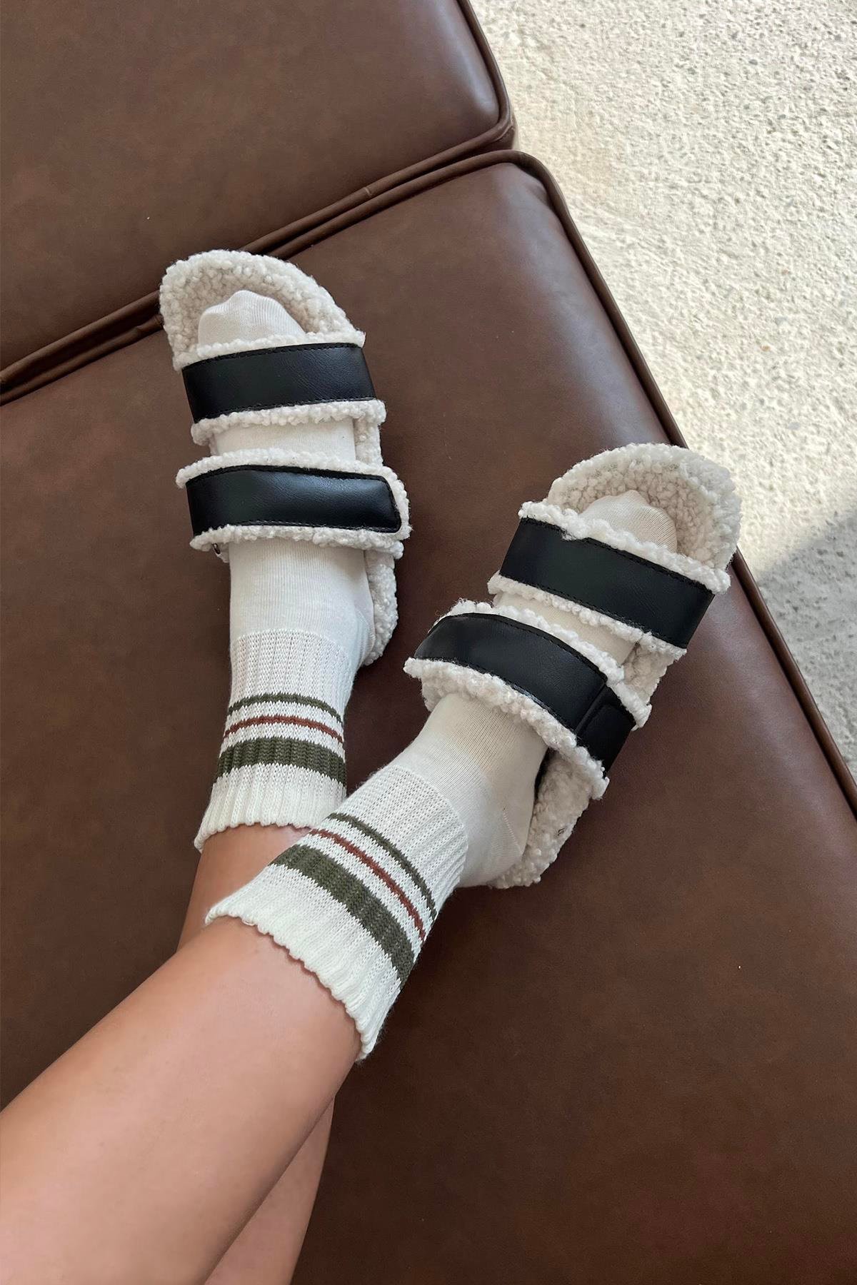 Pietro   Kadın  Tüylü  Bant Detay Düz Taban Terlik Siyah