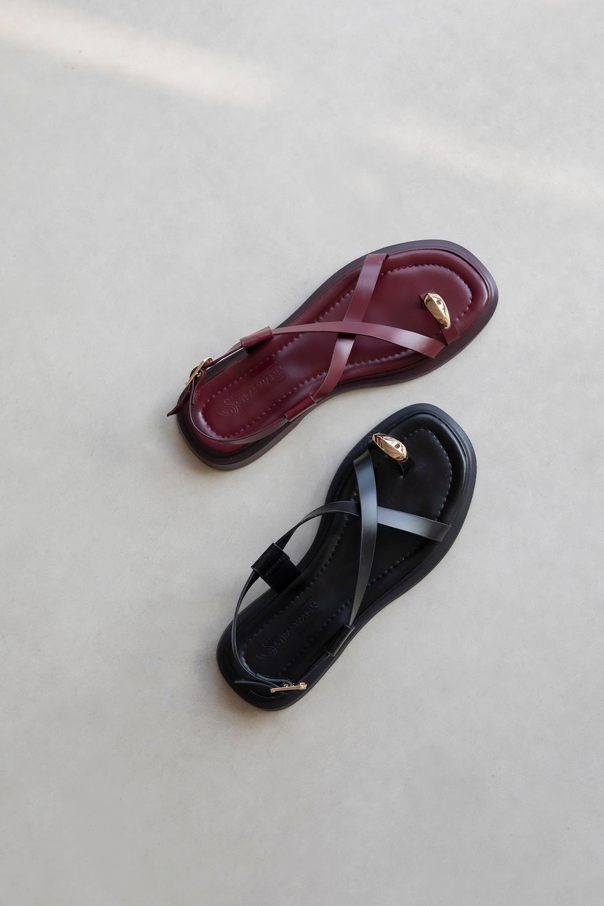 Puket Kadın Parmak Arası Deri Sandalet Siyah