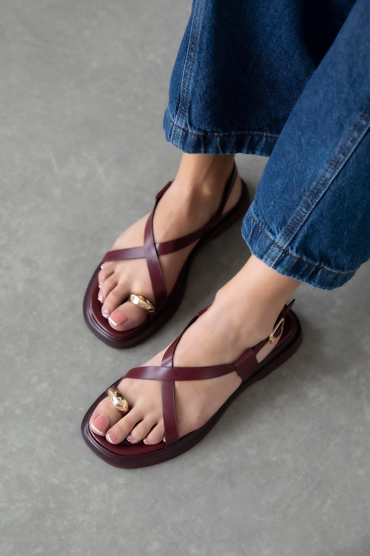 Puket Kadın Parmak Arası Deri Sandalet Bordo