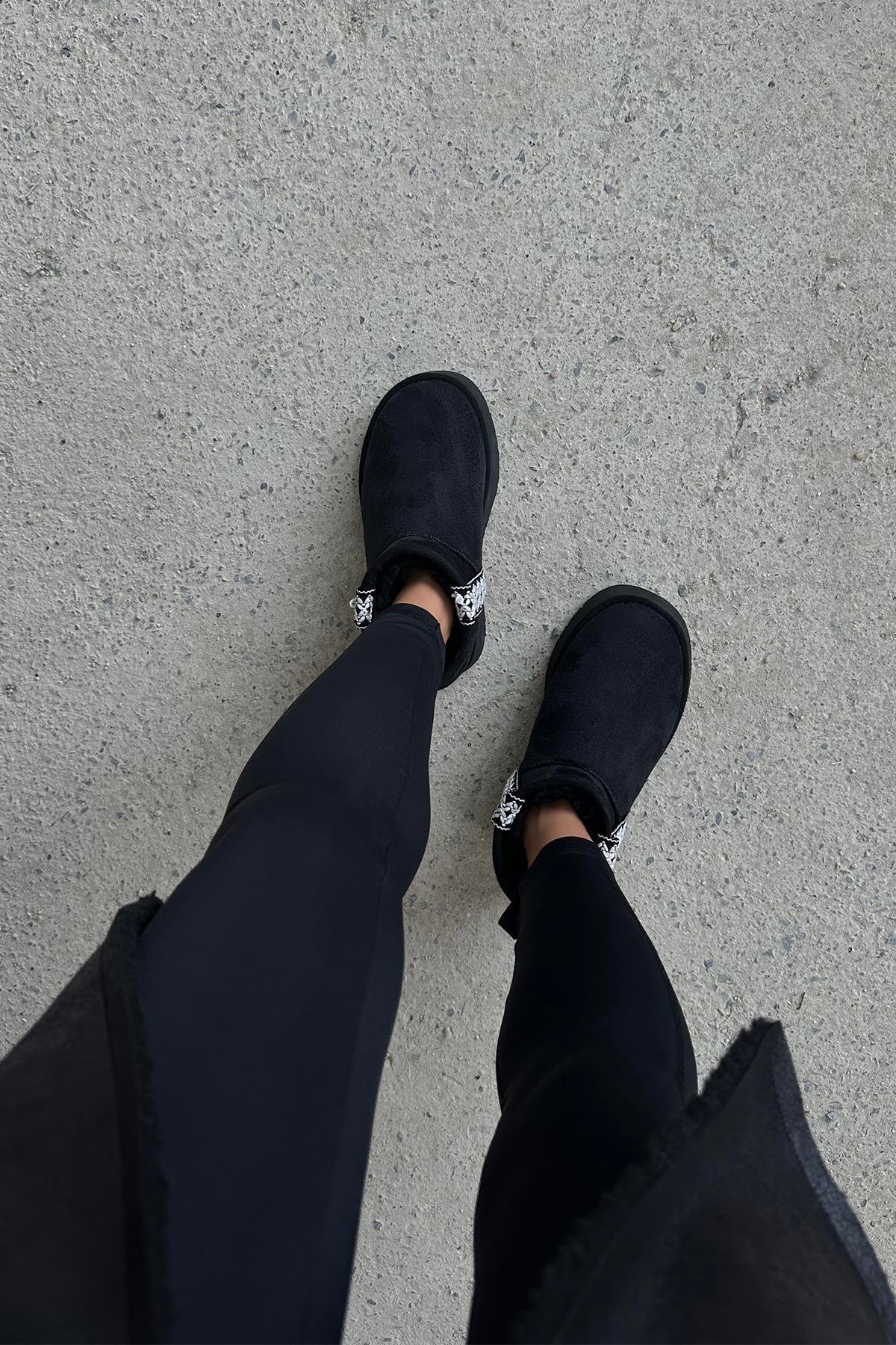 Rosso Kadın  İçi  Tüylü Kalın Taban  Süet Yarım  Bot Siyah