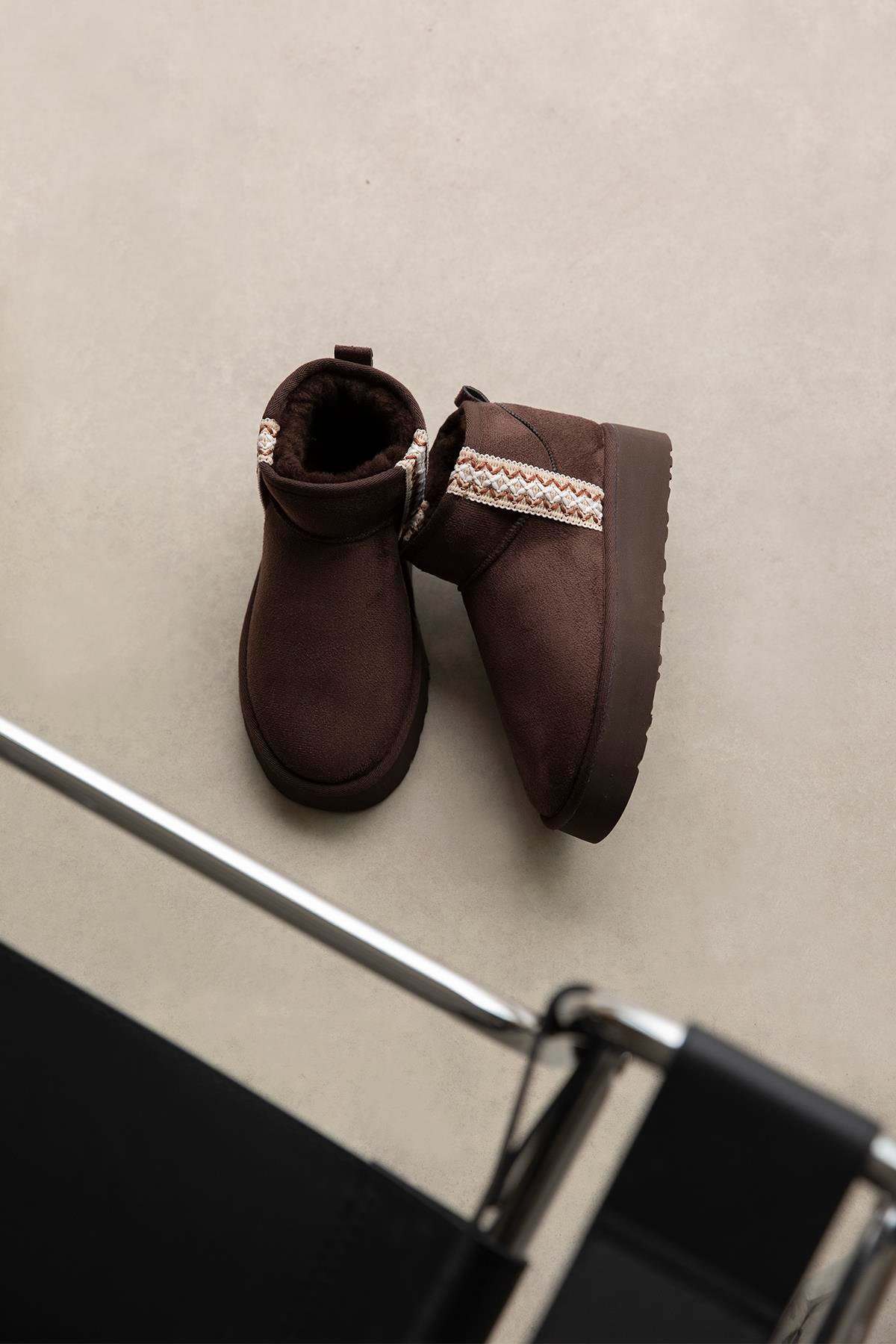 Rosso Kadın İçi Tüylü Kalın Taban Süet Yarım Bot Kahve