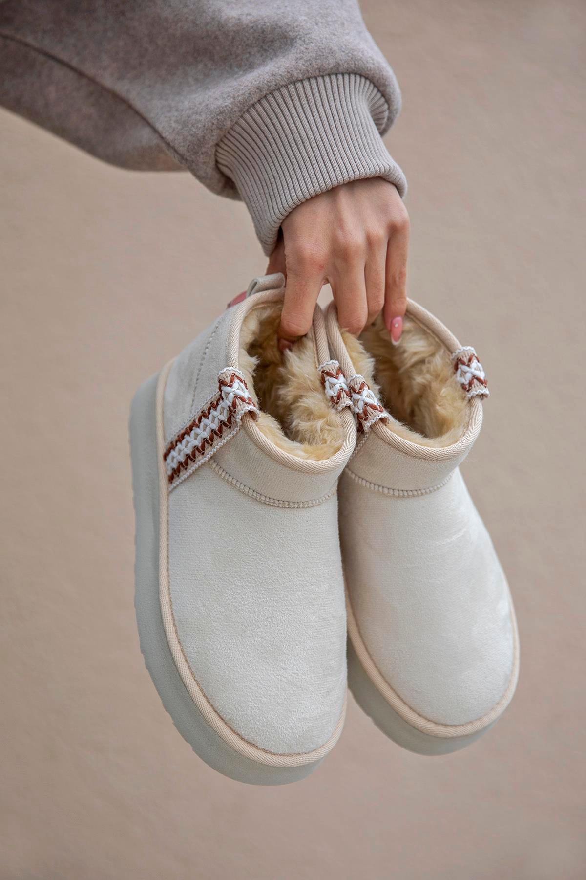 Rosso Kadın  İçi  Tüylü Kalın Taban  Süet Yarım  Bot Bej