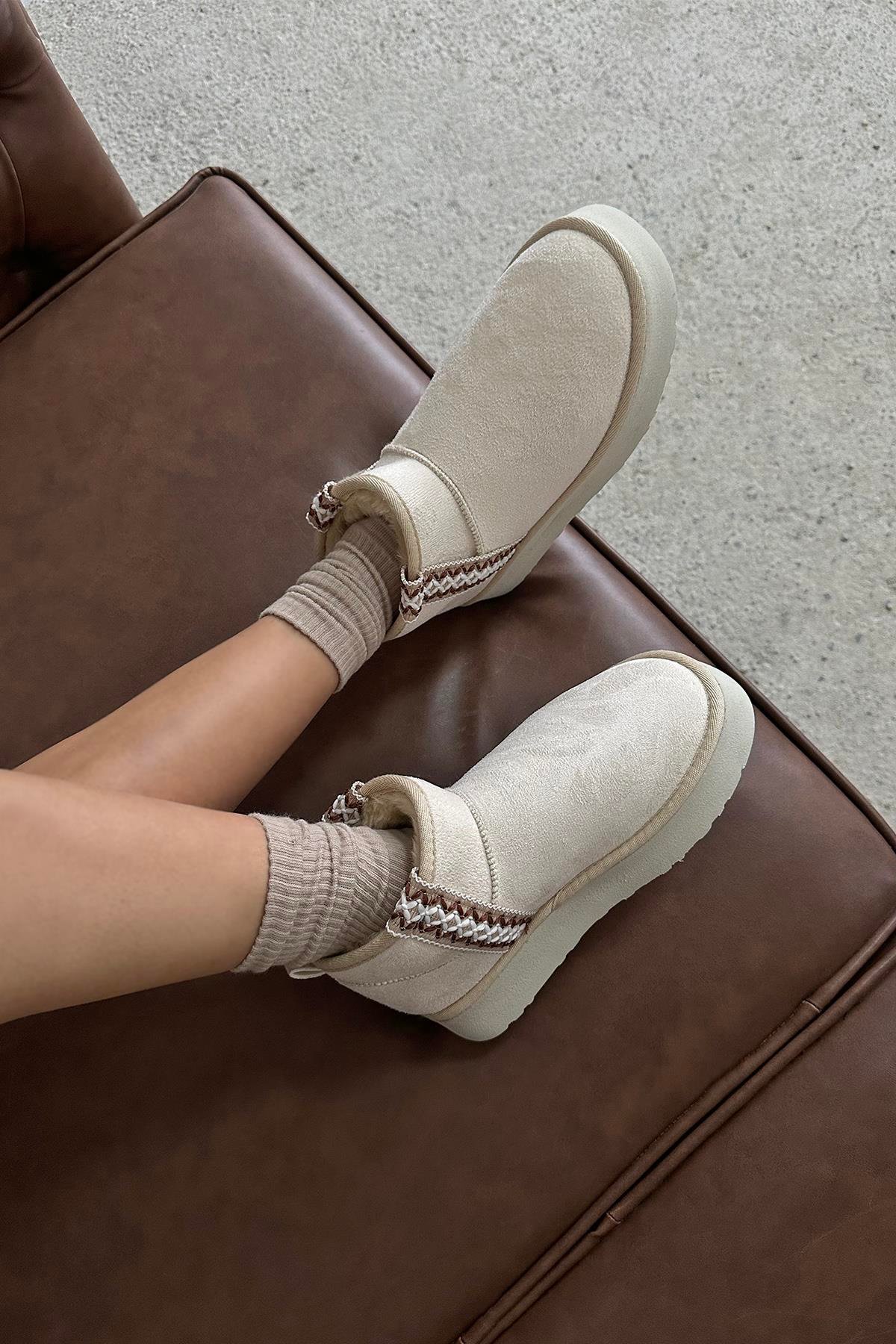 Rosso Kadın  İçi  Tüylü Kalın Taban  Süet Yarım  Bot Bej