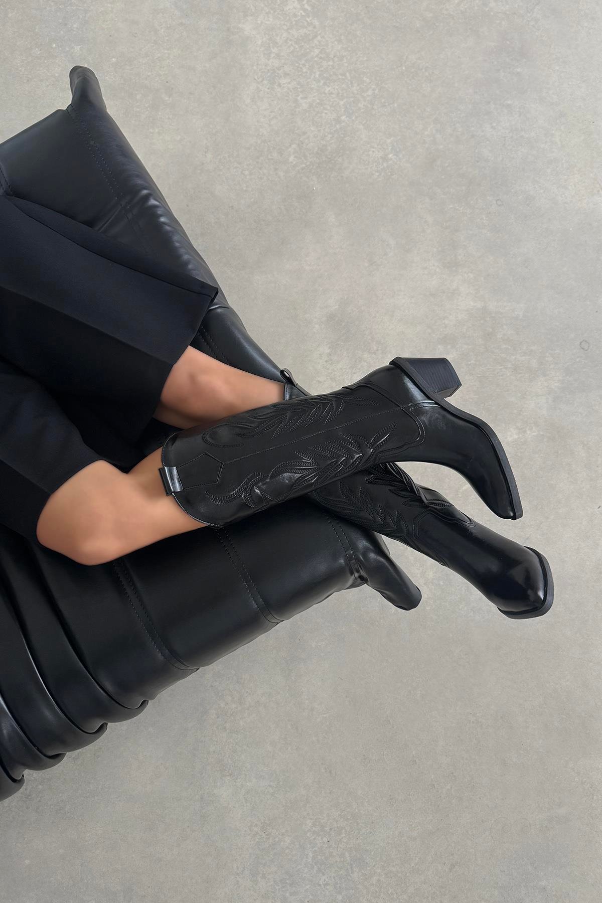 Ruby  Kadın Nakış  Detay   Deri  Çizme Siyah