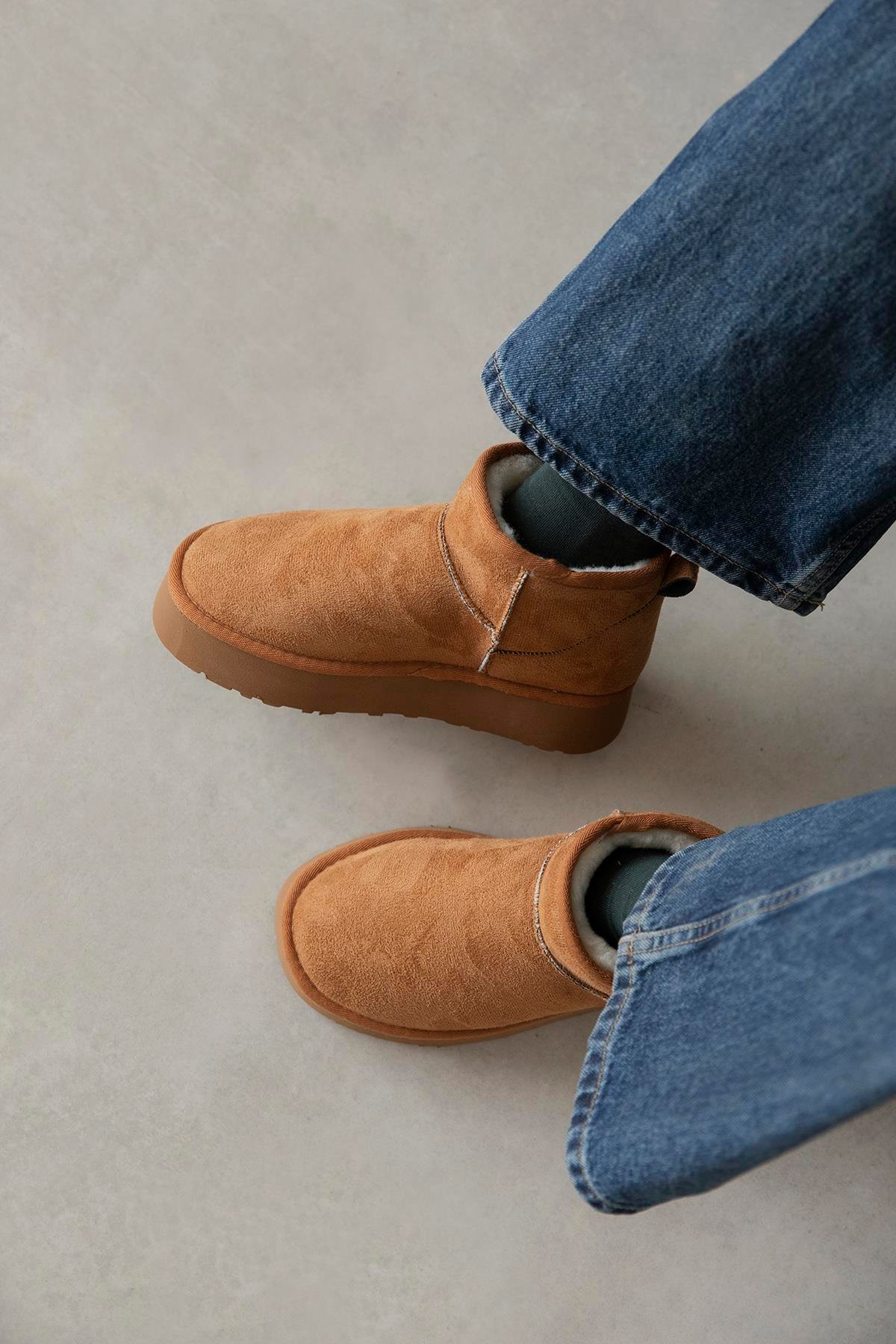 Salvador  Kadın  İçi Tüylü Kalın Taban  Süet Yarım  Bot Taba