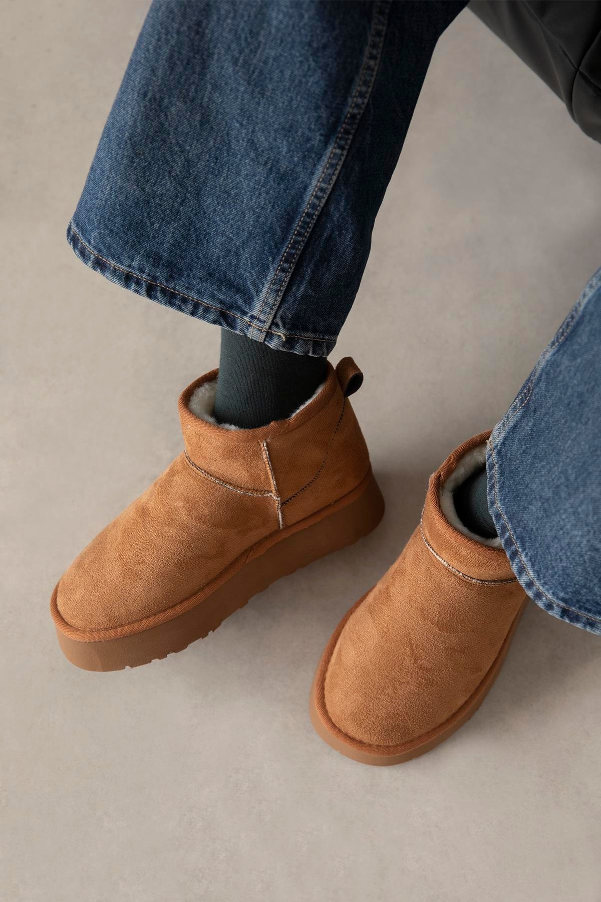 Salvador  Kadın  İçi Tüylü Kalın Taban  Süet Yarım  Bot Taba