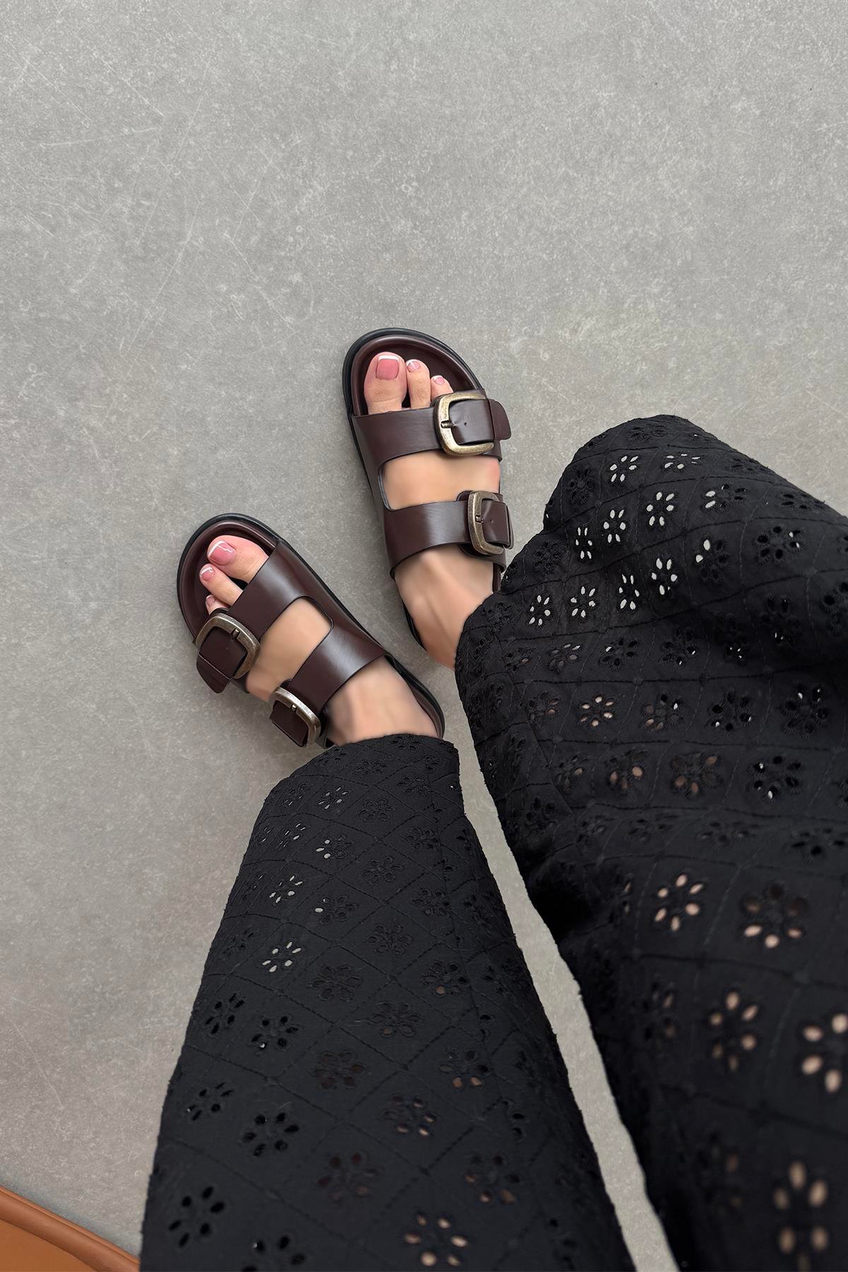 Sebonis Kadın Toka Detay Günlük Konfor Deri Terlik Kahve