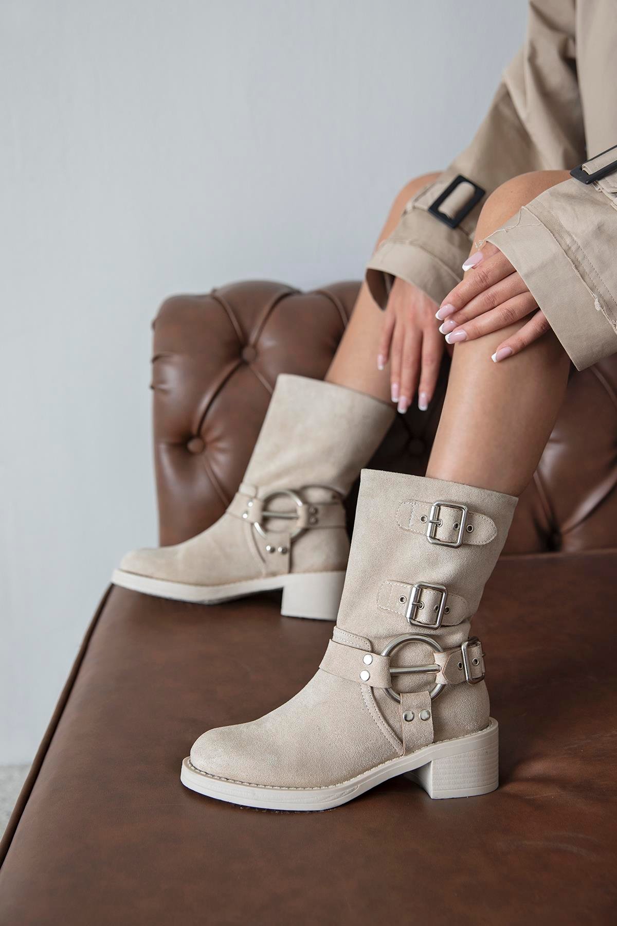 Senya  Kadın  Aksesuar Detay  Süet Bot Bej