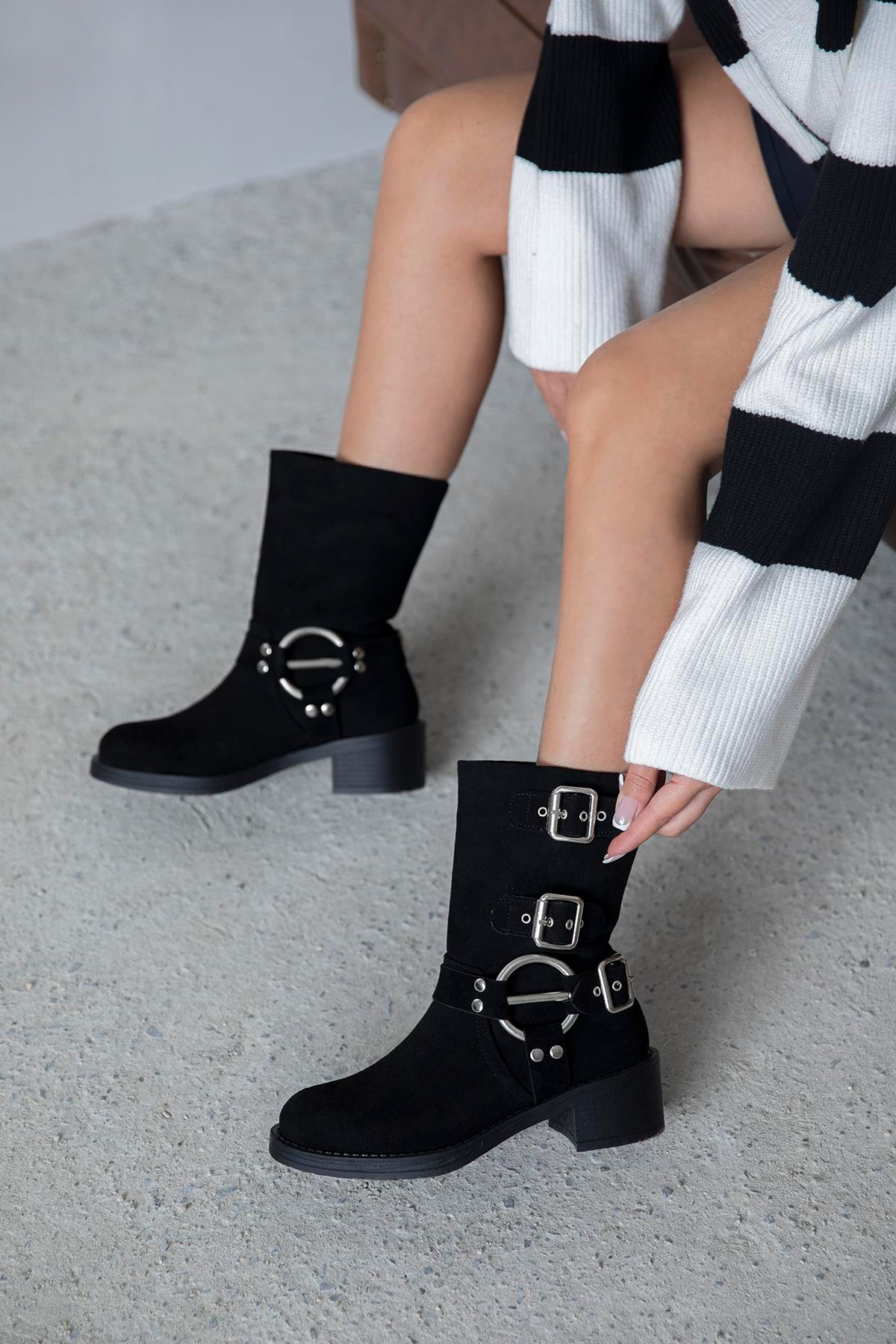 Senya  Kadın  Aksesuar Detay  Süet Bot Siyah