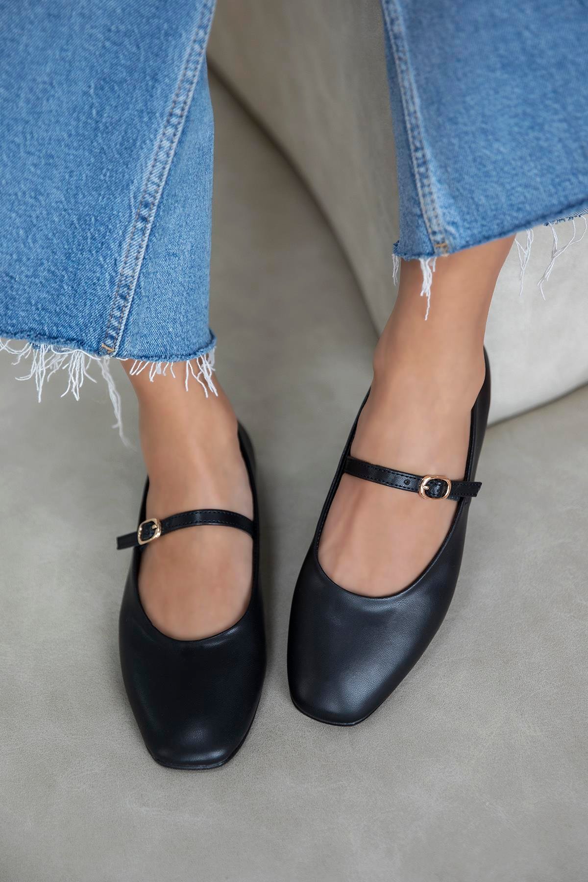 Smolder  Kadın  Kemer  Detay  Deri  Babet Siyah