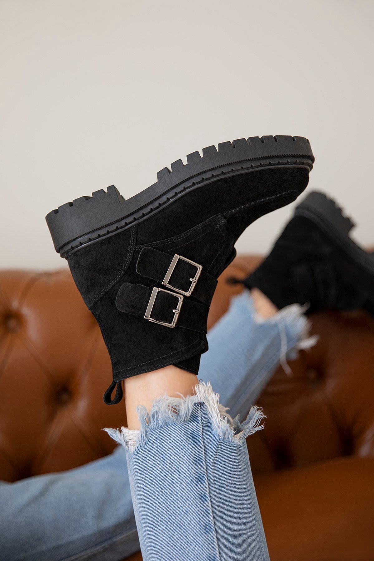 Soft  Kadın Toka Detay  Hakiki Süet  Deri  Postal  Bot Siyah