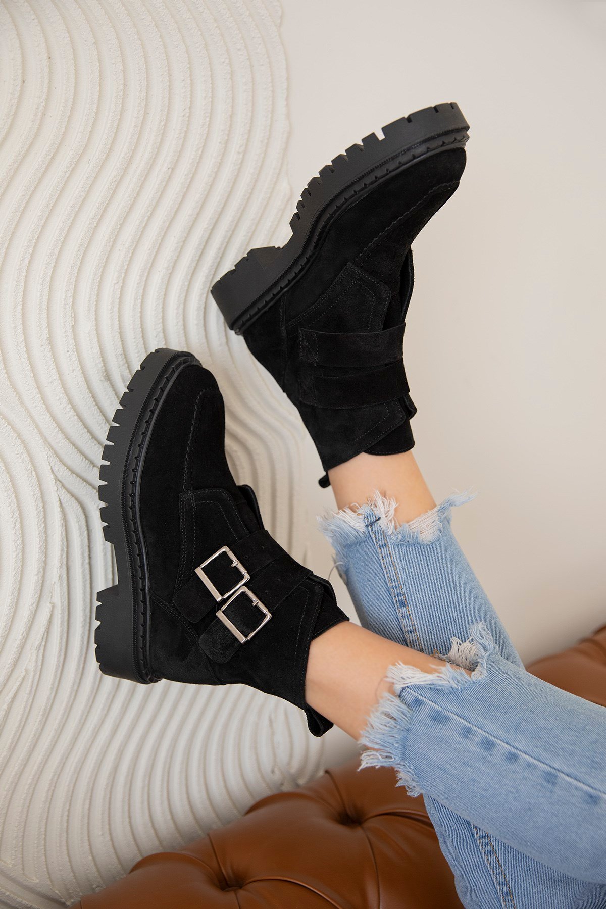 Soft  Kadın Toka Detay  Hakiki Süet  Deri  Postal  Bot Siyah